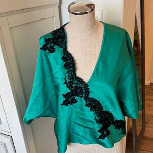 Vinatge Natori M satin lace accent top